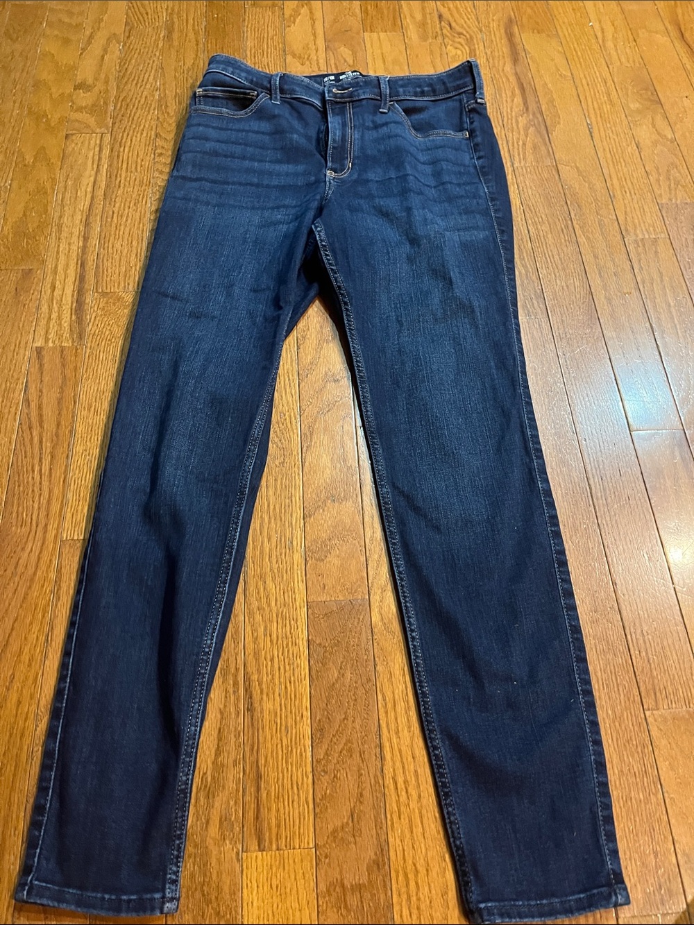 Hollister Women’s Dark Blue Skinny Jeans
